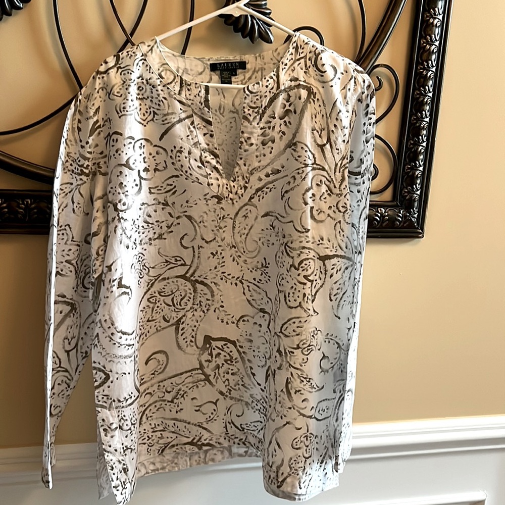 Beautiful tunic .